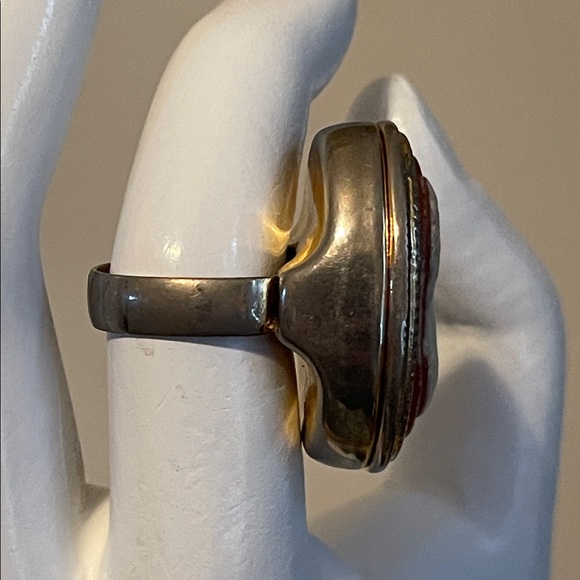 1970’s Avon Cameo Locket Ring - Picture 4 of 8